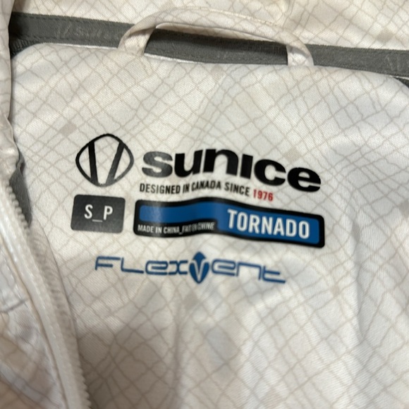 Good condition running jacket - Picture 2 of 5